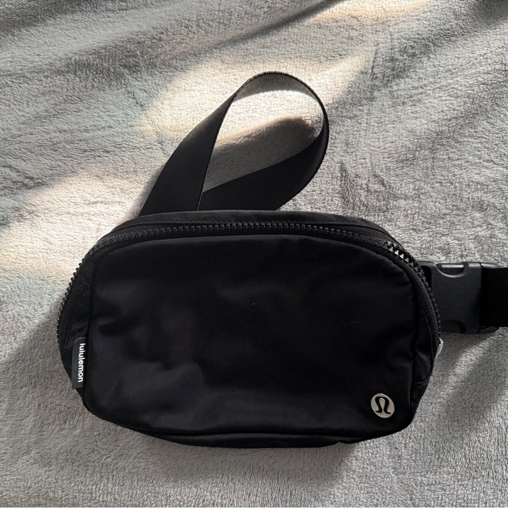 lululemon Black Belt Bag